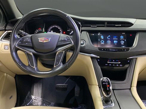 Used 2019 Cadillac XT5 AWD image 10