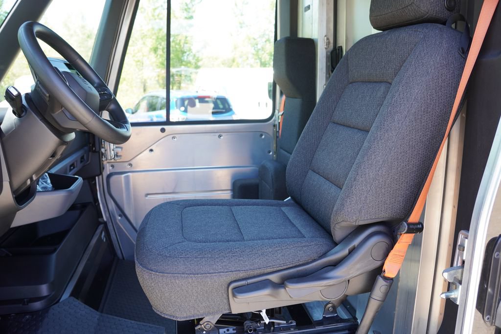 Used 2024 Chevrolet Brightdrop 400 w/ Commercial Equipment Package AWD/4WD image 17