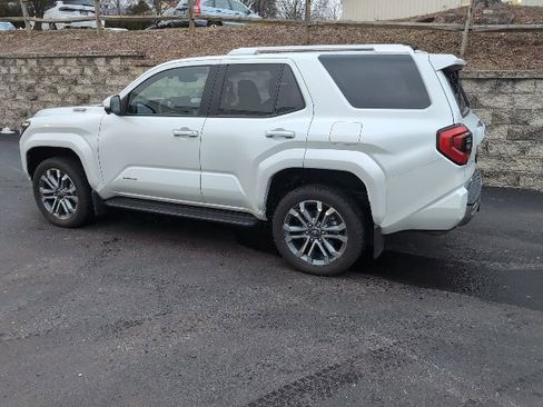 Used 2025 Toyota 4Runner Limited image 7