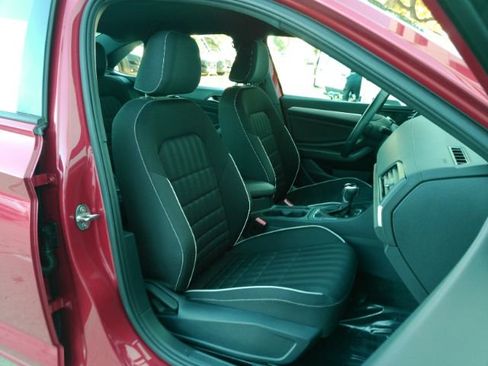 Used 2024 Volkswagen Jetta Sport image 20