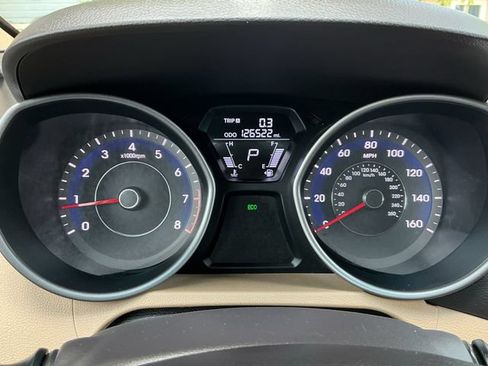 Used 2013 Hyundai Elantra GLS w/ Preferred Pkg FWD image 17