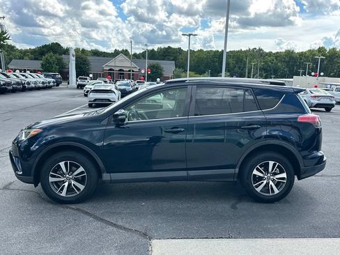 Used 2018 Toyota RAV4 XLE AWD/4WD image 7