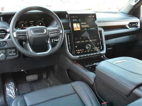 Used 2025 GMC Yukon Denali w/ Sun & Power Step Package image 27