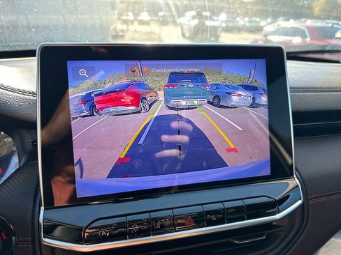 Used 2024 Jeep Compass Trailhawk image 29