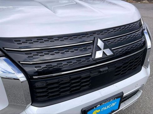 Used 2024 Mitsubishi Outlander SE image 29