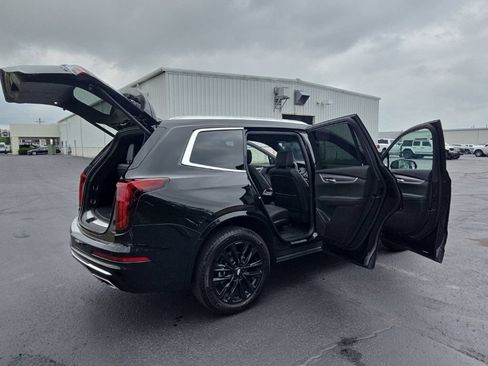 Used 2024 Cadillac XT6 Luxury w/ LPO, Floor Liner Package AWD/4WD image 15