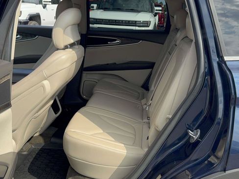 Used 2017 Lincoln MKX Select w/ Select Plus Package FWD image 13