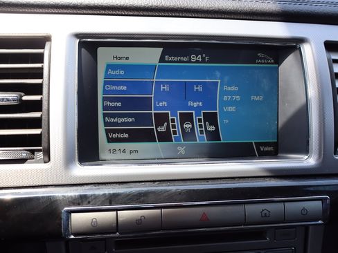Used 2011 Jaguar XF RWD image 24