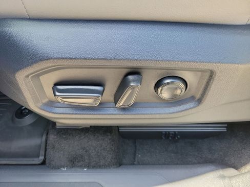New 2026 Toyota Tundra Limited AWD/4WD image 17