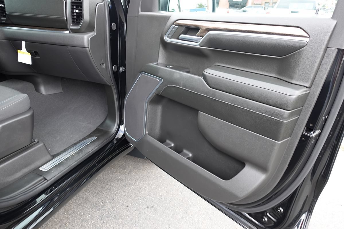 Used 2024 Chevrolet Silverado 1500 LT AWD/4WD image 30