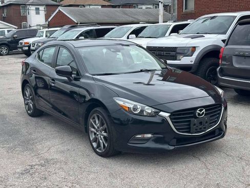 Used 2018 MAZDA MAZDA3 Touring FWD image 1