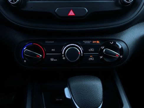 Used 2025 Kia Soul LX image 24