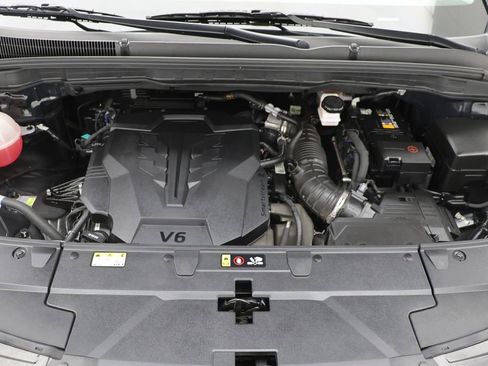 Used 2025 Kia Carnival FWD image 26