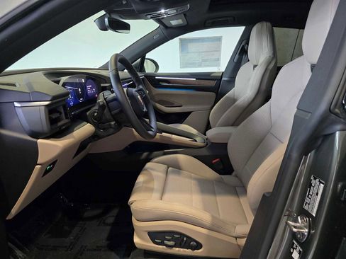 New 2026 Porsche Macan 4 Electric image 5