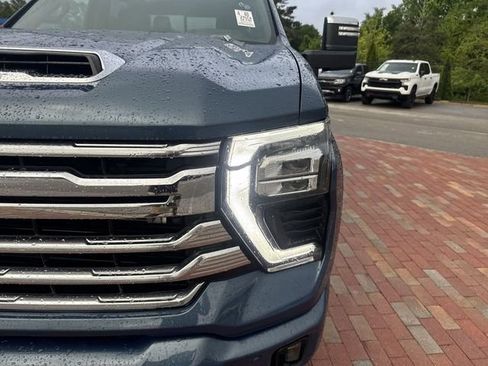 Used 2024 Chevrolet Silverado 2500 High Country w/ High Country Premium Package AWD/4WD image 23