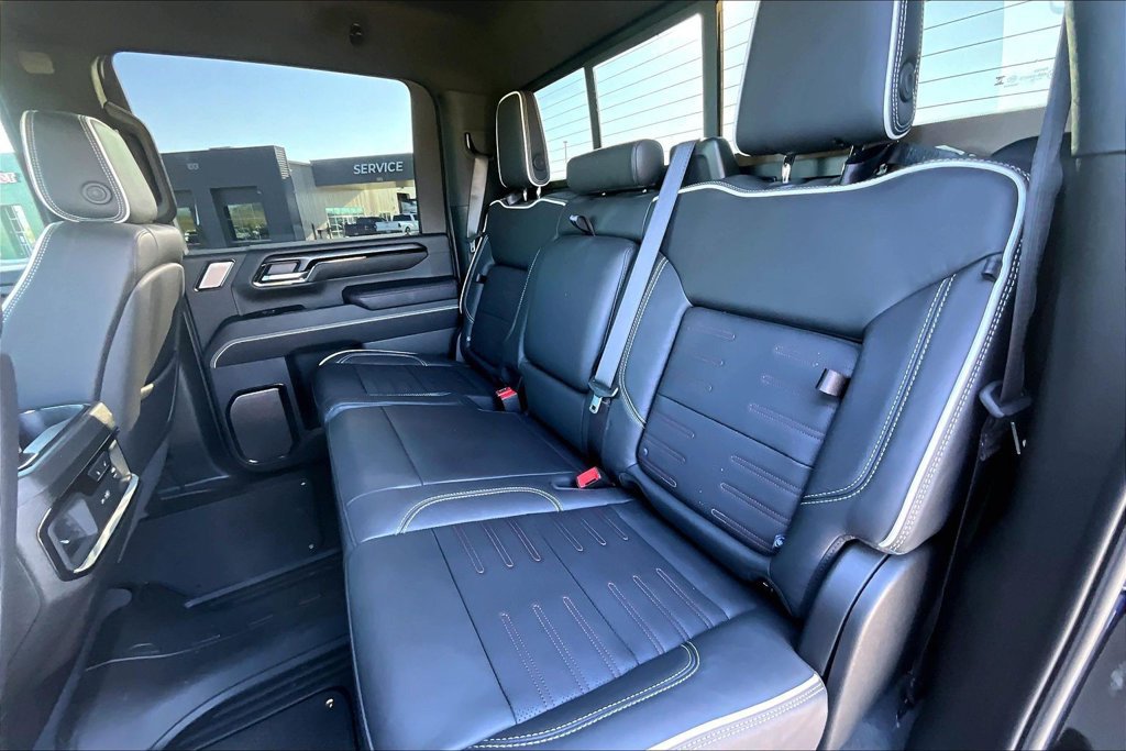 Used 2025 GMC Sierra 2500 AT4X AWD/4WD image 27