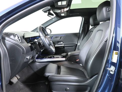 Used 2023 Mercedes-Benz GLA 250 4MATIC image 3