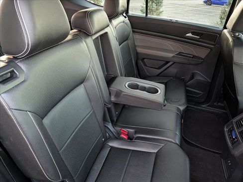 Used 2023 Volkswagen Atlas SE w/ Panoramic Sunroof Package image 17