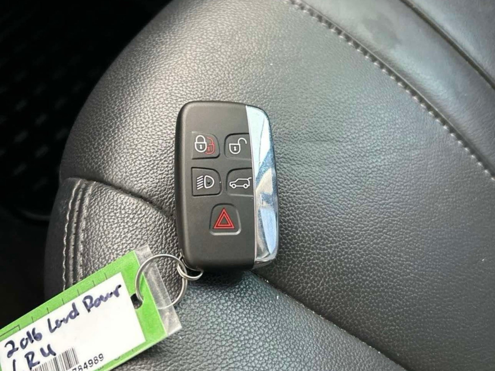 Used 2016 Land Rover LR4 HSE AWD/4WD image 5