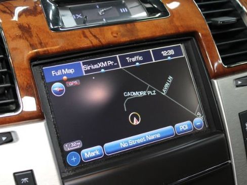 Used 2013 Cadillac Escalade Platinum AWD/4WD image 18