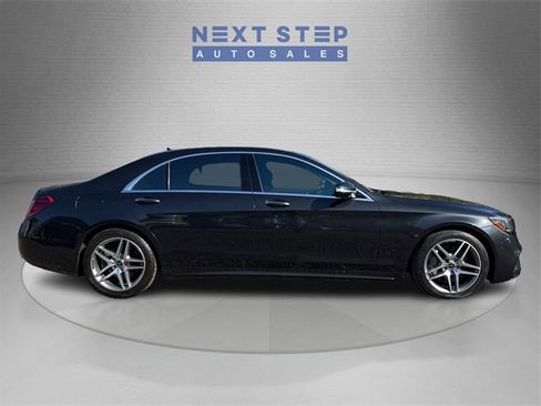 Used 2019 Mercedes-Benz S 560 4MATIC Sedan w/ AMG Line Exterior image 9