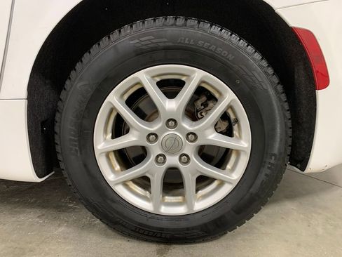 Used 2022 Chrysler Pacifica Touring-L image 5