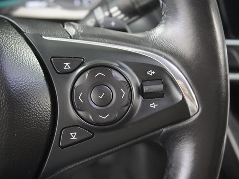 Used 2017 Buick LaCrosse Essence FWD image 16