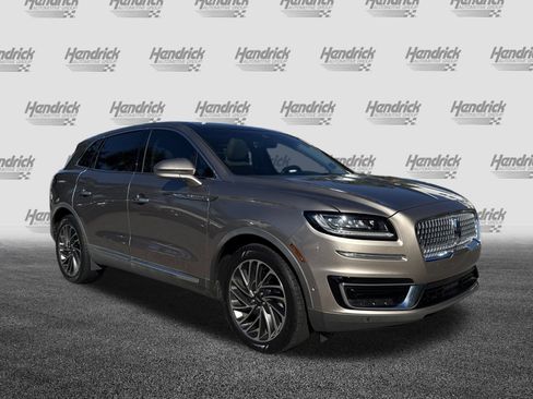 Used 2020 Lincoln Nautilus Reserve image 2