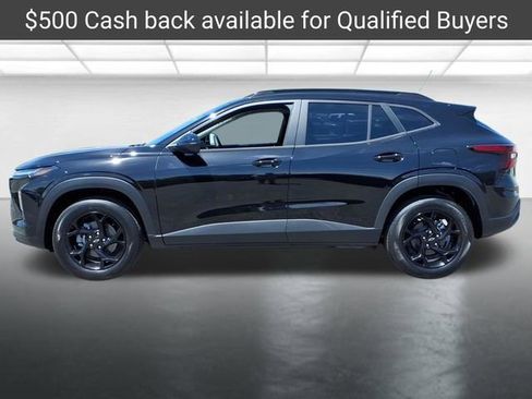 New 2026 Chevrolet Trax LT FWD image 2