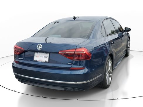 Used 2018 Volkswagen Passat 2.0T S image 6