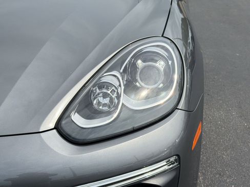 Used 2017 Porsche Cayenne S AWD/4WD image 11