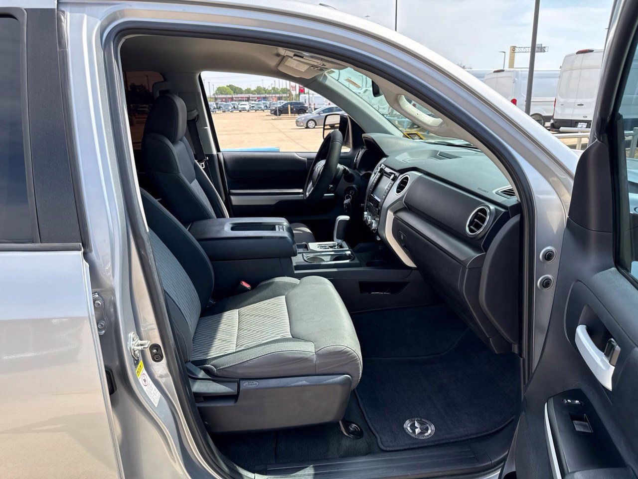 Used 2016 Toyota Tundra SR5 w/ SR5 Upgrade Package RWD image 13