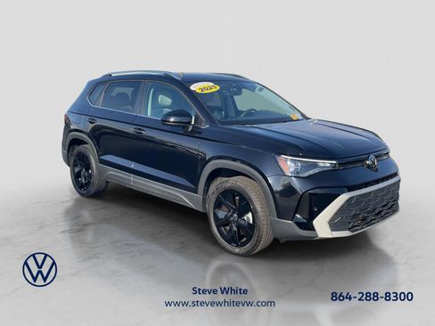 Certified 2025 Volkswagen Taos SE w/ Black Wheel Package FWD image 1