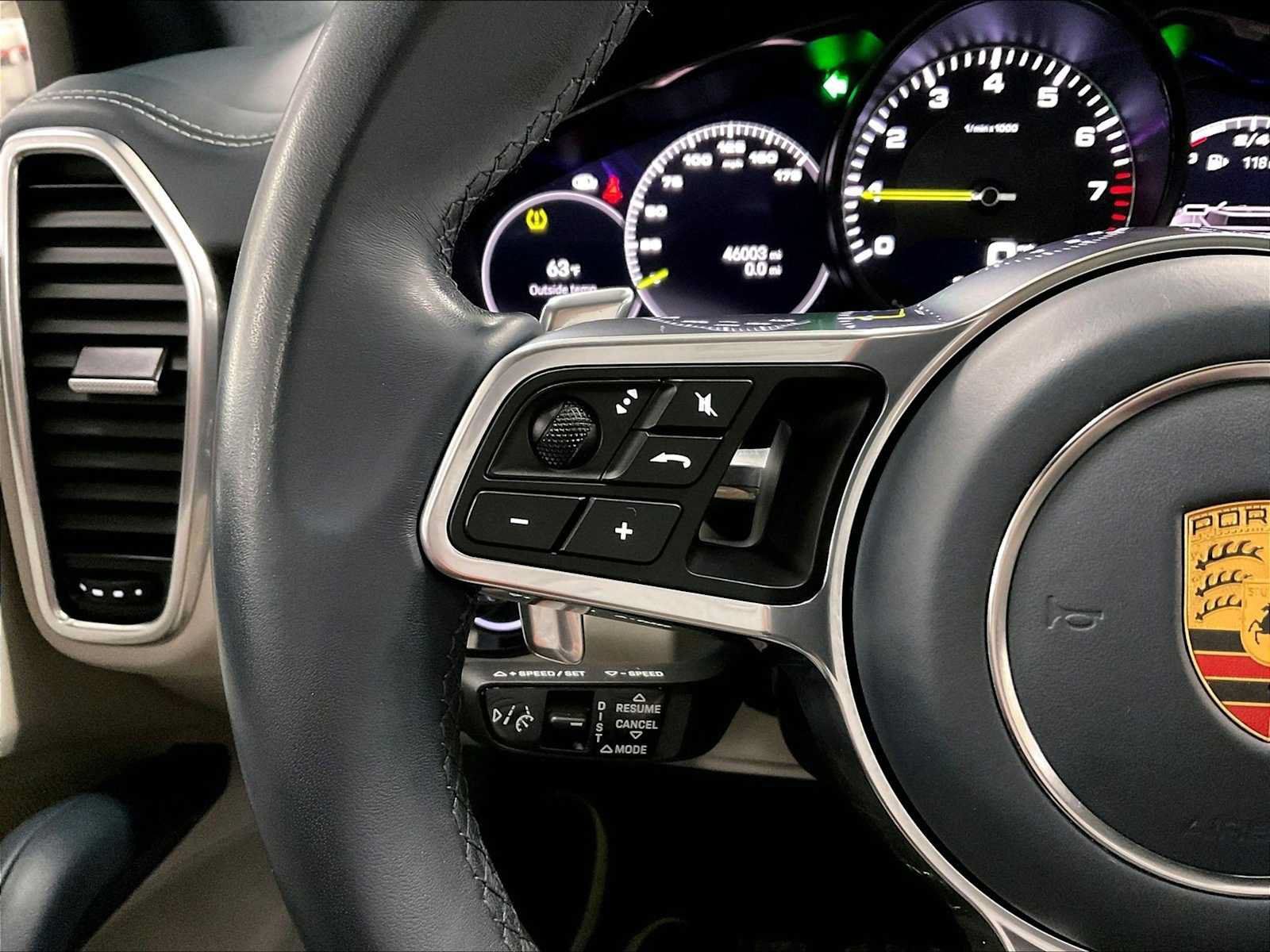 Certified 2023 Porsche Cayenne Platinum Edition AWD/4WD image 27