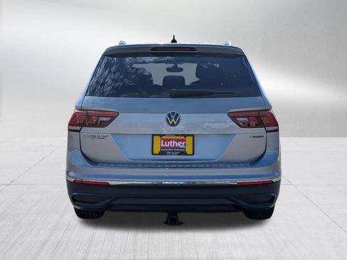 Used 2022 Volkswagen Tiguan SE image 6