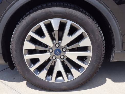 Used 2020 Ford Escape Titanium FWD image 30