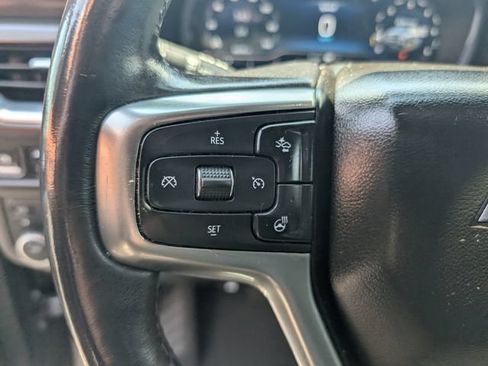Used 2022 Chevrolet Suburban Z71 w/ Luxury Package AWD/4WD image 17