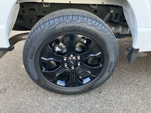 Used 2022 Ford F150 XLT w/ Equipment Group 302A High image 17