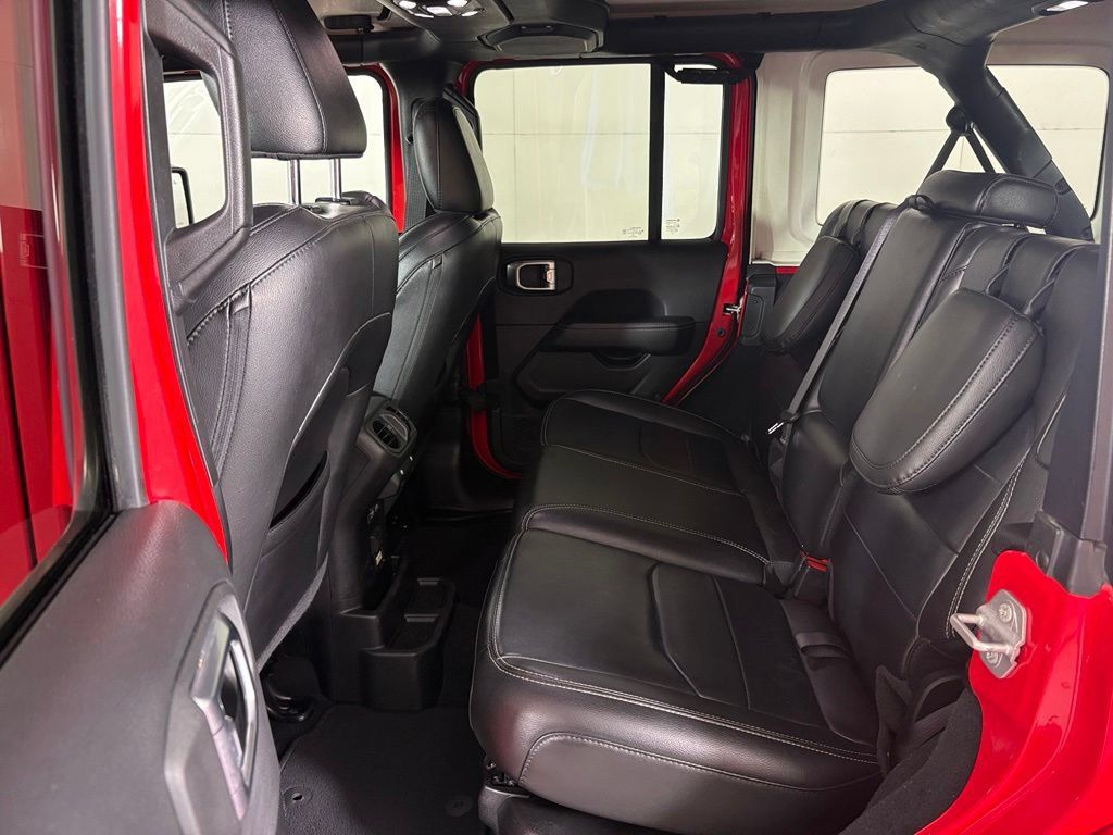 Used 2022 Jeep Wrangler Unlimited Sahara w/ Cold Weather Group AWD/4WD image 36