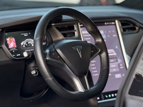 Used 2017 Tesla Model X 75D image 13