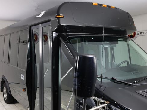Used 2015 Ford Transit 350 156 DRW w/ Shuttle Bus Prep Package RWD image 31