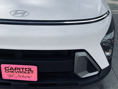 Used 2025 Hyundai Kona SEL image 7