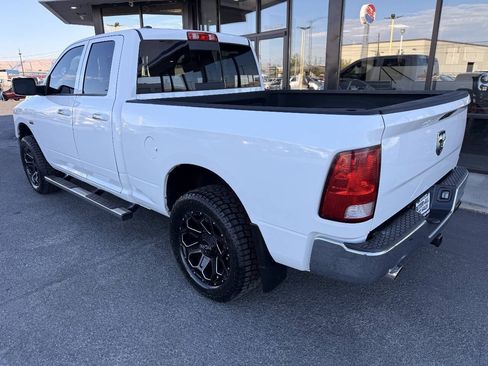 Used 2017 RAM 1500 Classic SLT w/ SLT Plus D←cor Group AWD/4WD image 3