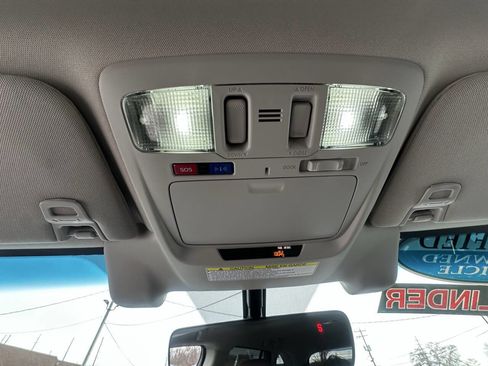 Used 2018 Subaru Outback 3.6R Touring image 16