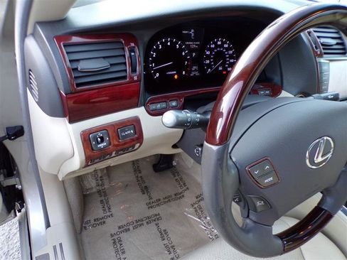 Used 2011 Lexus LS 460 AWD w/ Comfort Pkg image 33