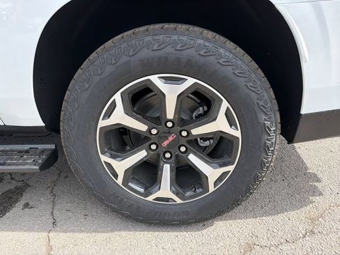 New 2026 GMC Yukon XL AT4 w/ AT4 Premium Plus Package AWD/4WD image 26