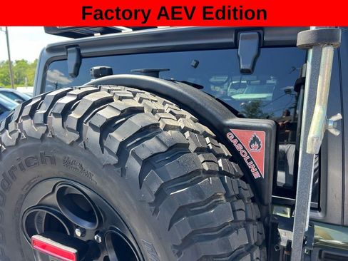 Used 2021 Jeep Wrangler Unlimited Rubicon AWD/4WD image 8