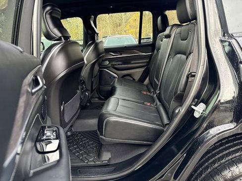 Used 2023 Jeep Grand Cherokee Overland w/ Luxury Tech Group IV image 13