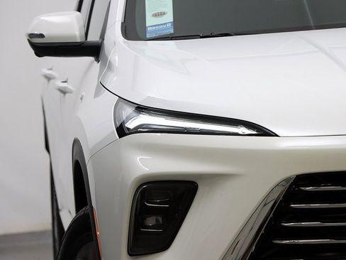 New 2026 Buick Enclave Preferred w/ LPO, Floor Liner Package image 4