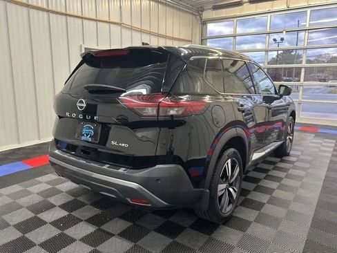 Used 2023 Nissan Rogue SL AWD/4WD image 2